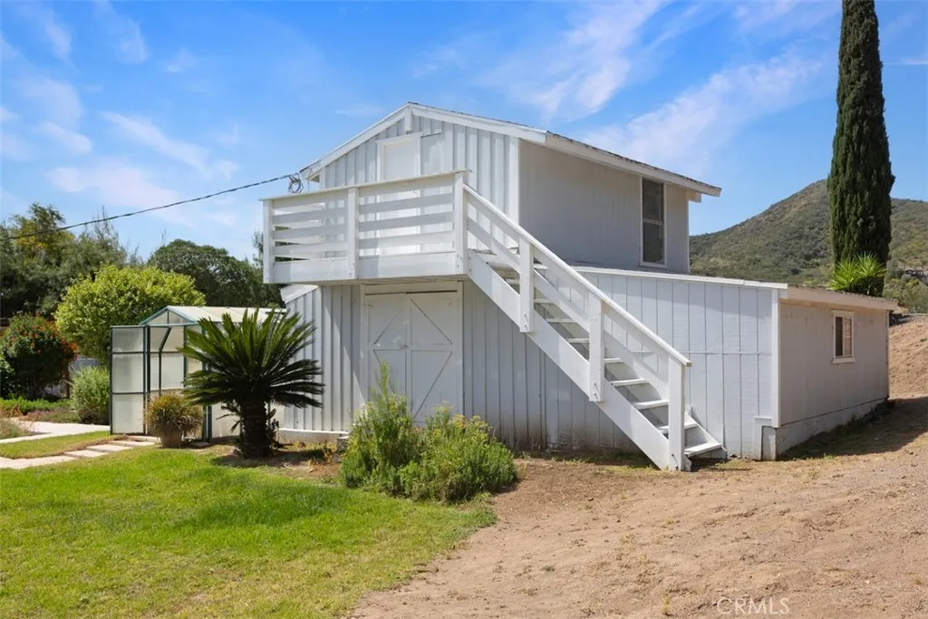 main property photo 31