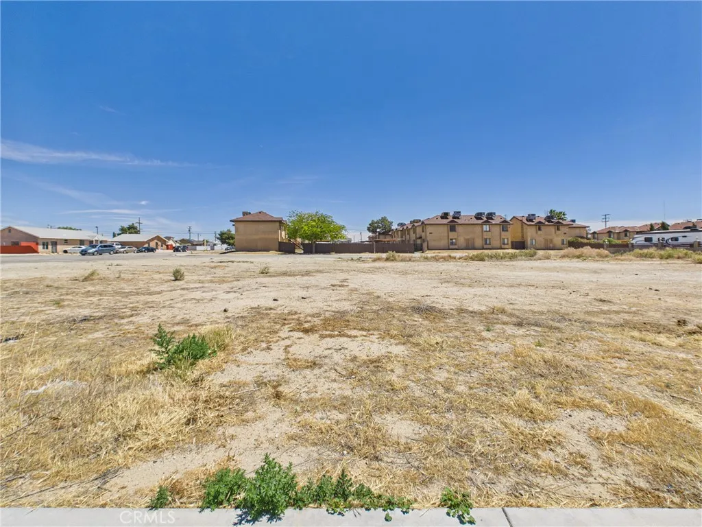 main property photo 16
