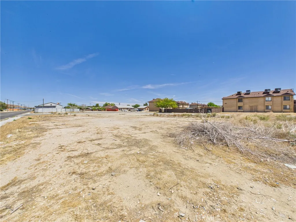 main property photo 17