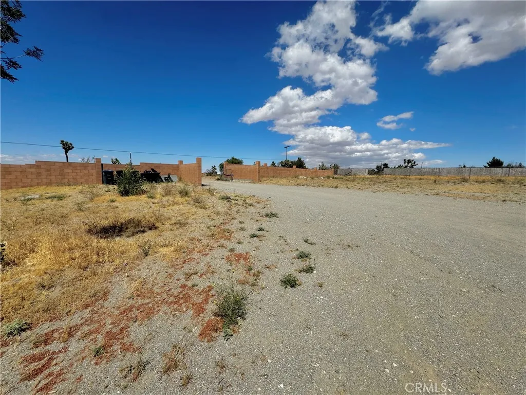 main property photo 27