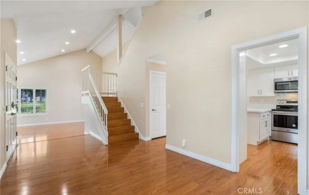 property viewer photo 1