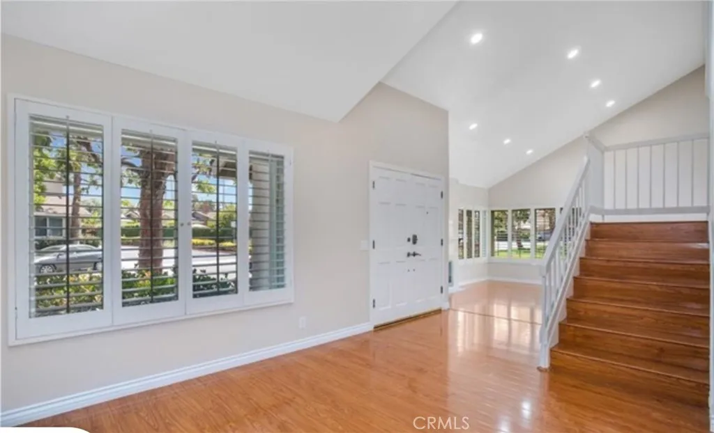 property viewer photo 2