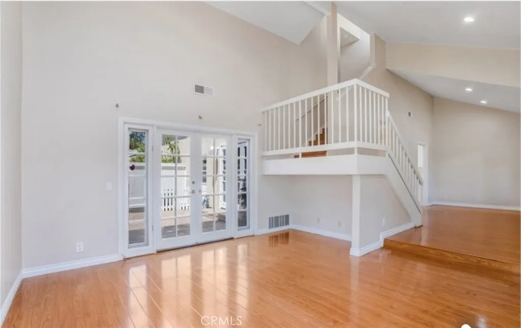 property viewer photo 3