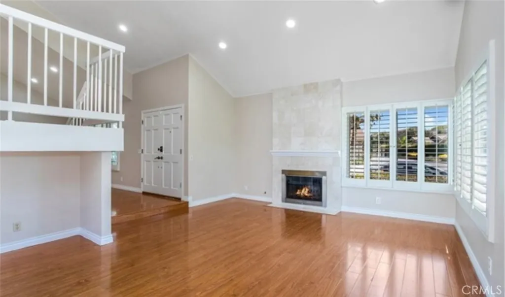 property viewer photo 4