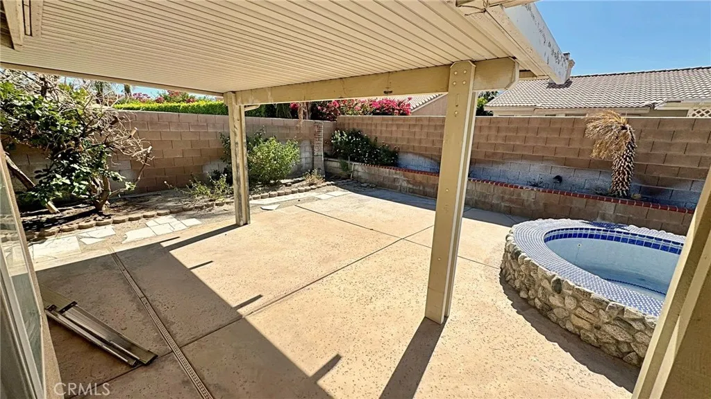 main property photo 10