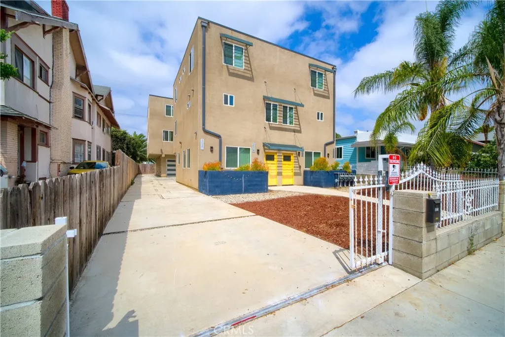 main property photo 13