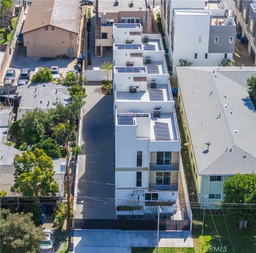 main property photo 40