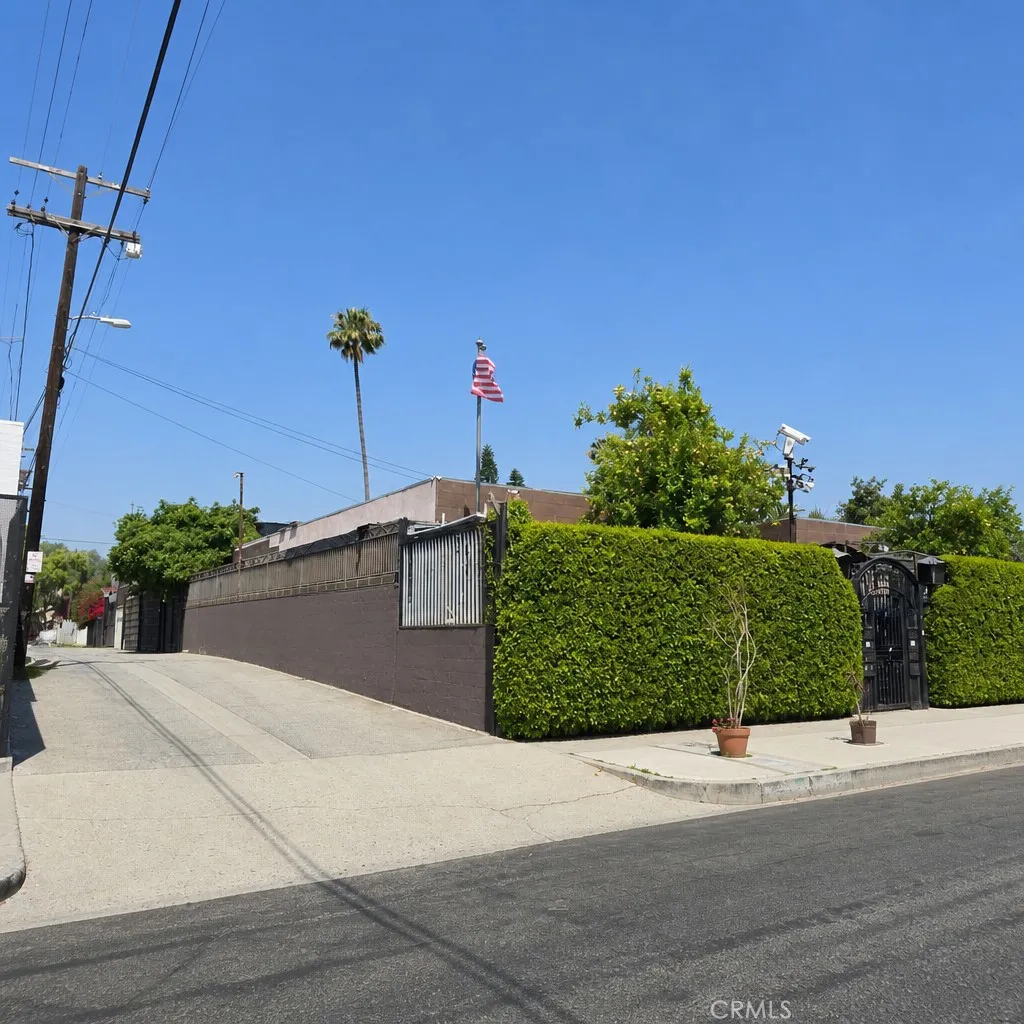 main property photo 4