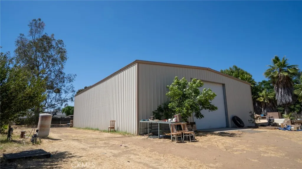 main property photo 40