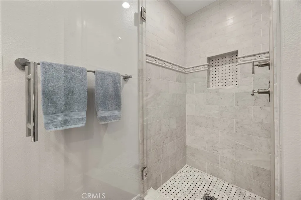 property viewer photo 20