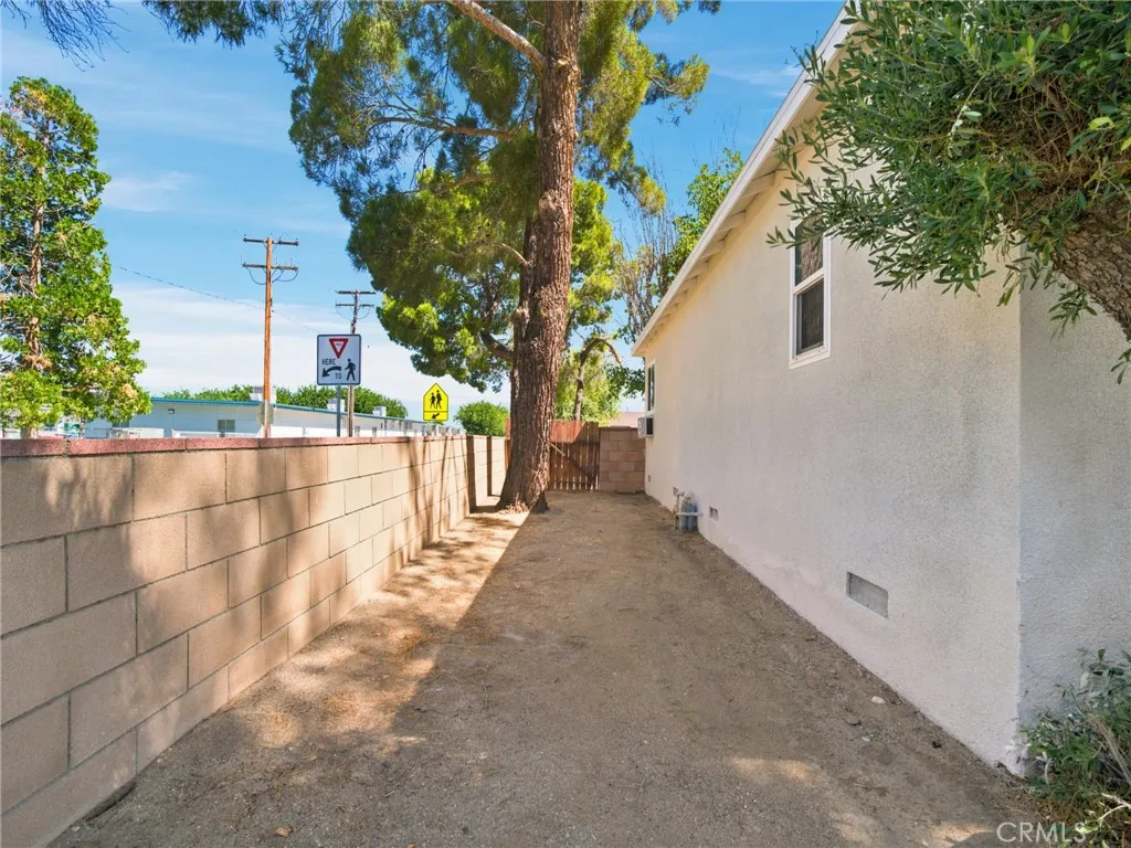 main property photo 20