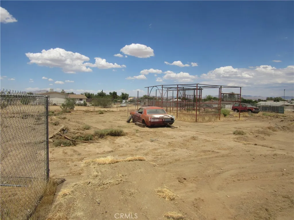 main property photo 25