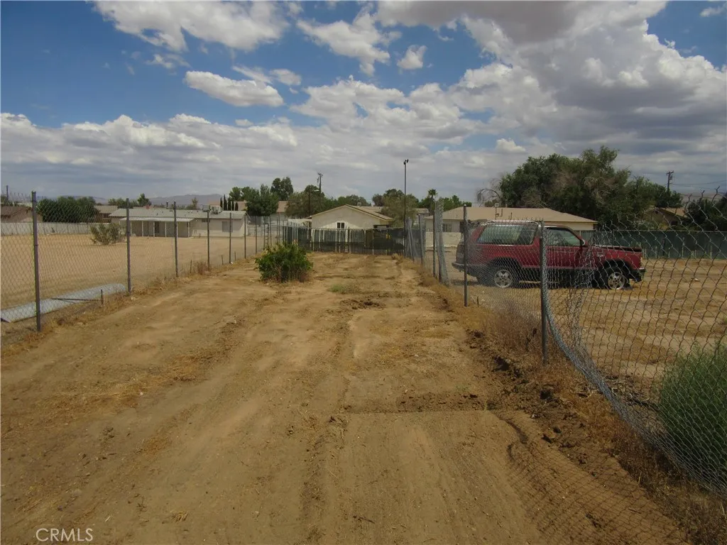main property photo 28