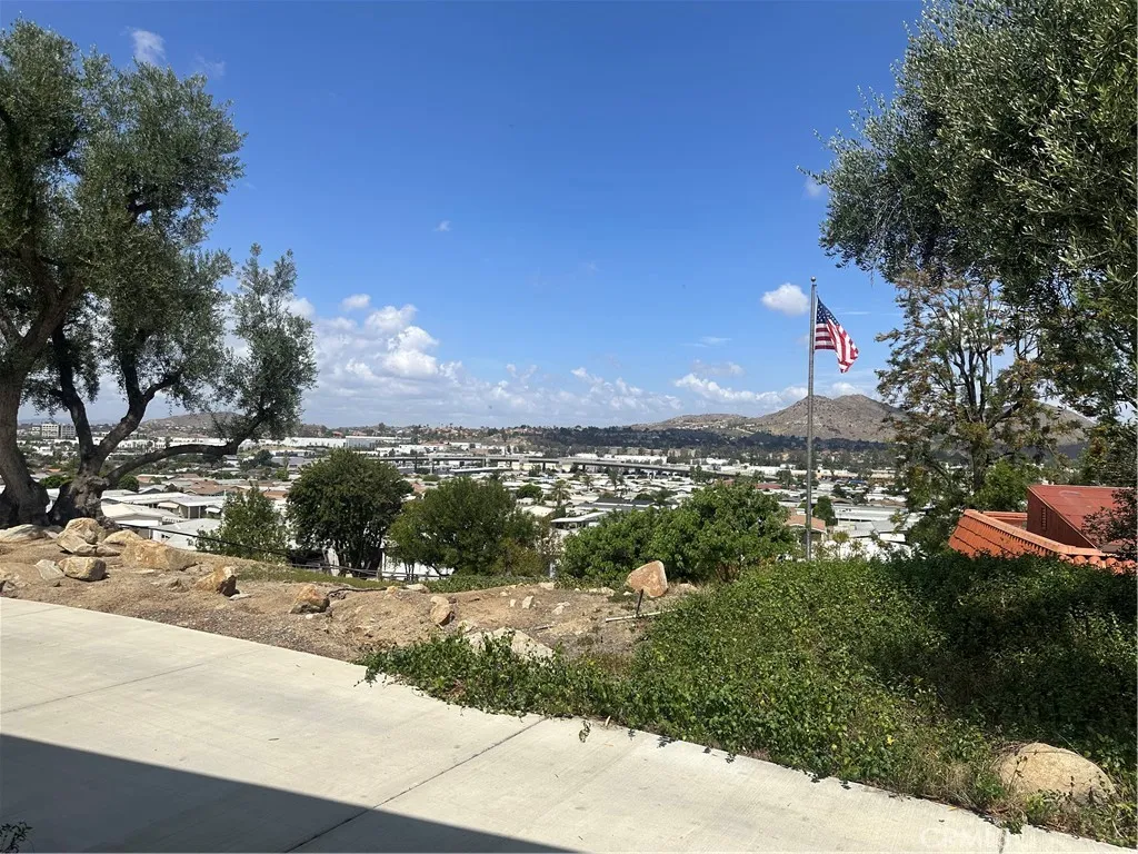 main property photo 10