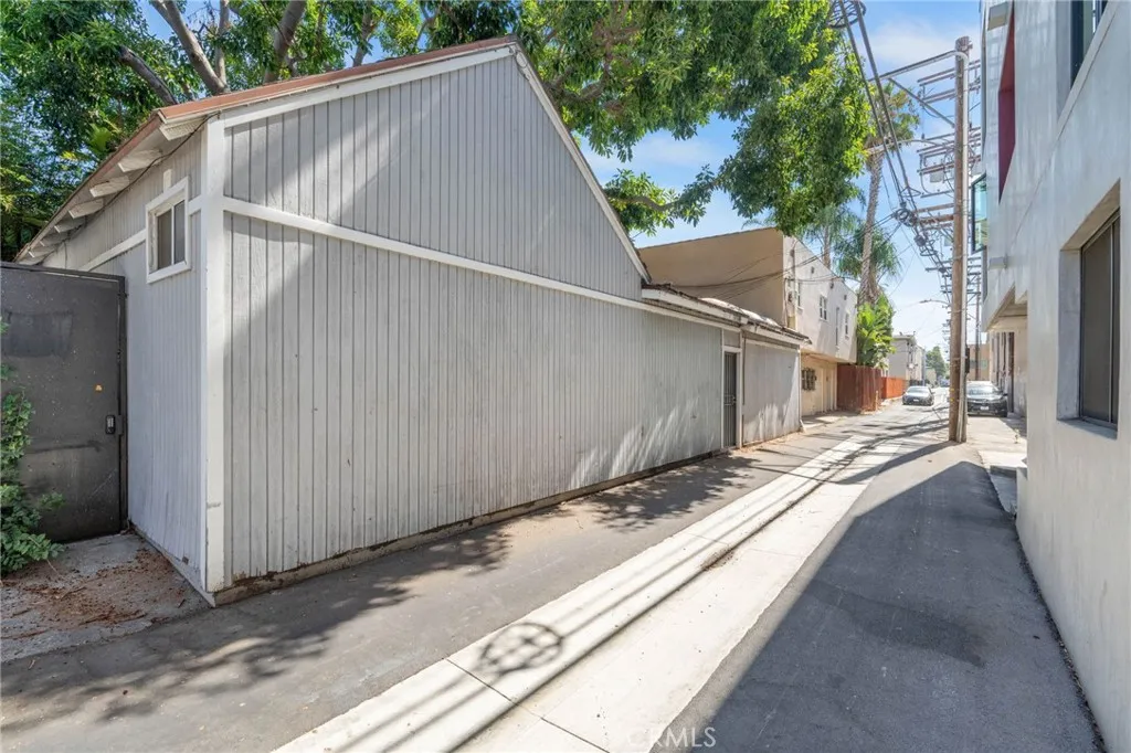 main property photo 19