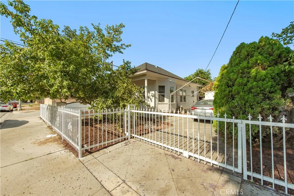 main property photo 29