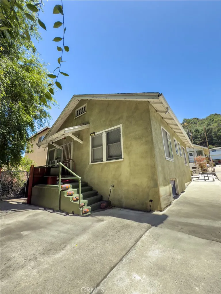 main property photo 22