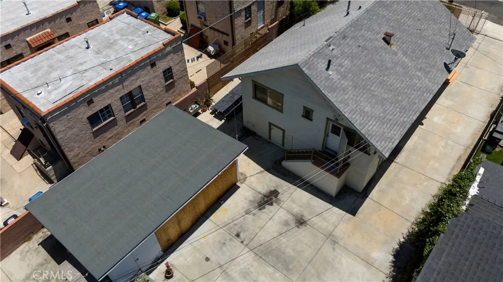 main property photo 34