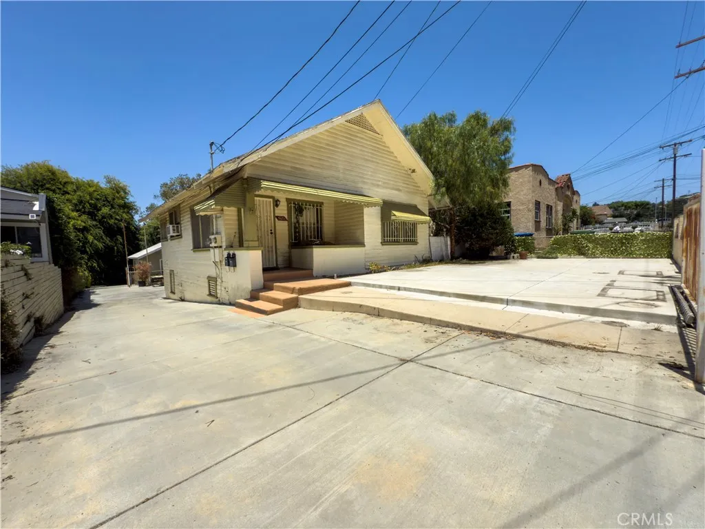 main property photo 4