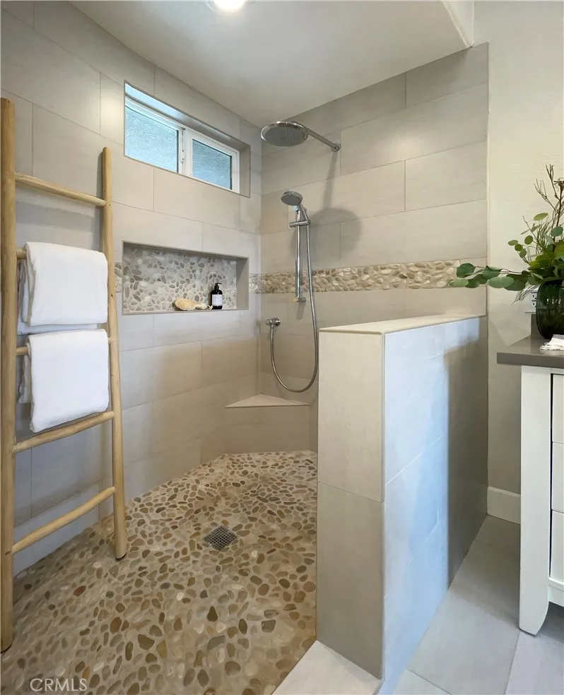 property viewer photo 2