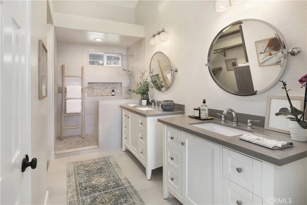 property viewer photo 8