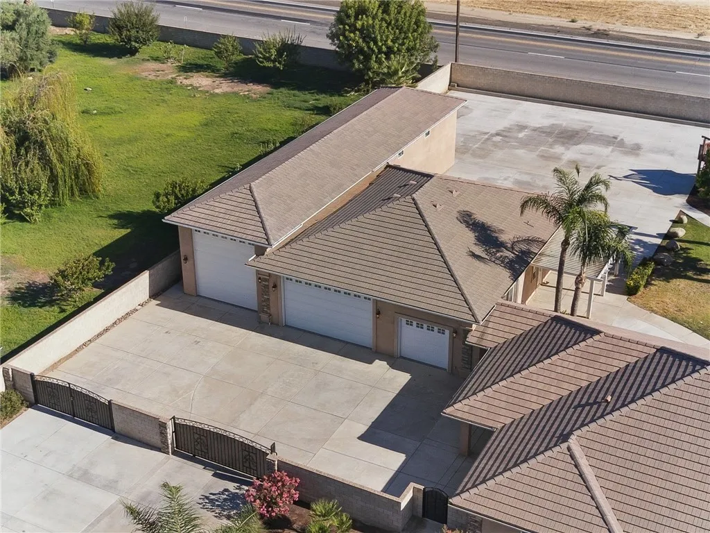 main property photo 74