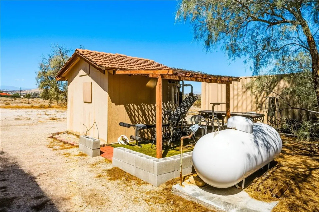 main property photo 34