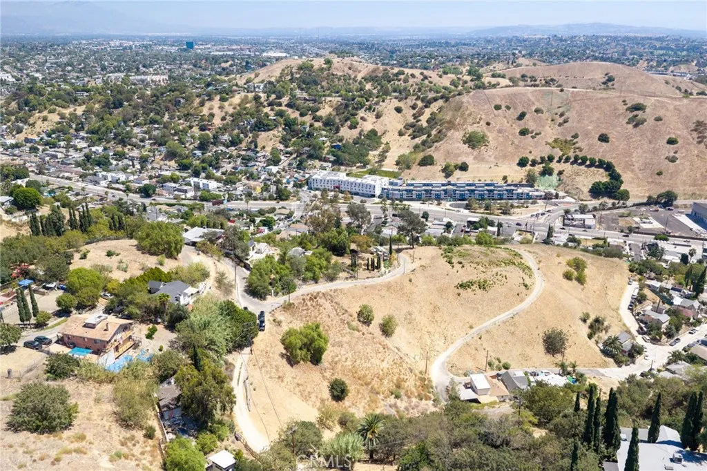 main property photo 8