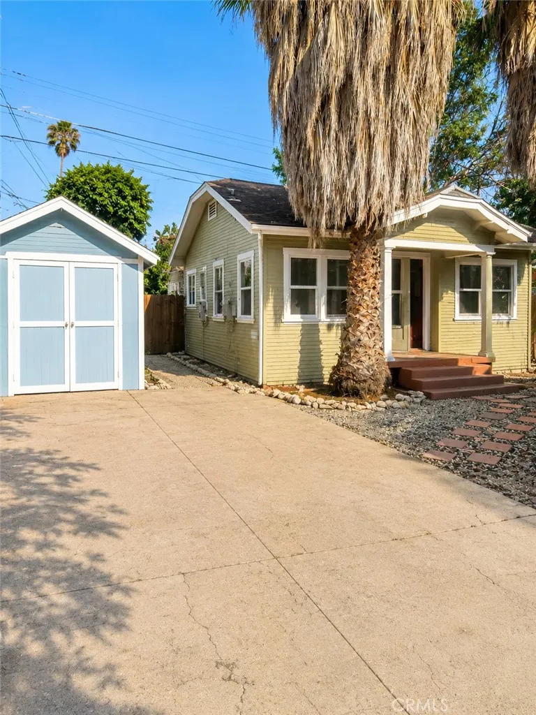 main property photo 8