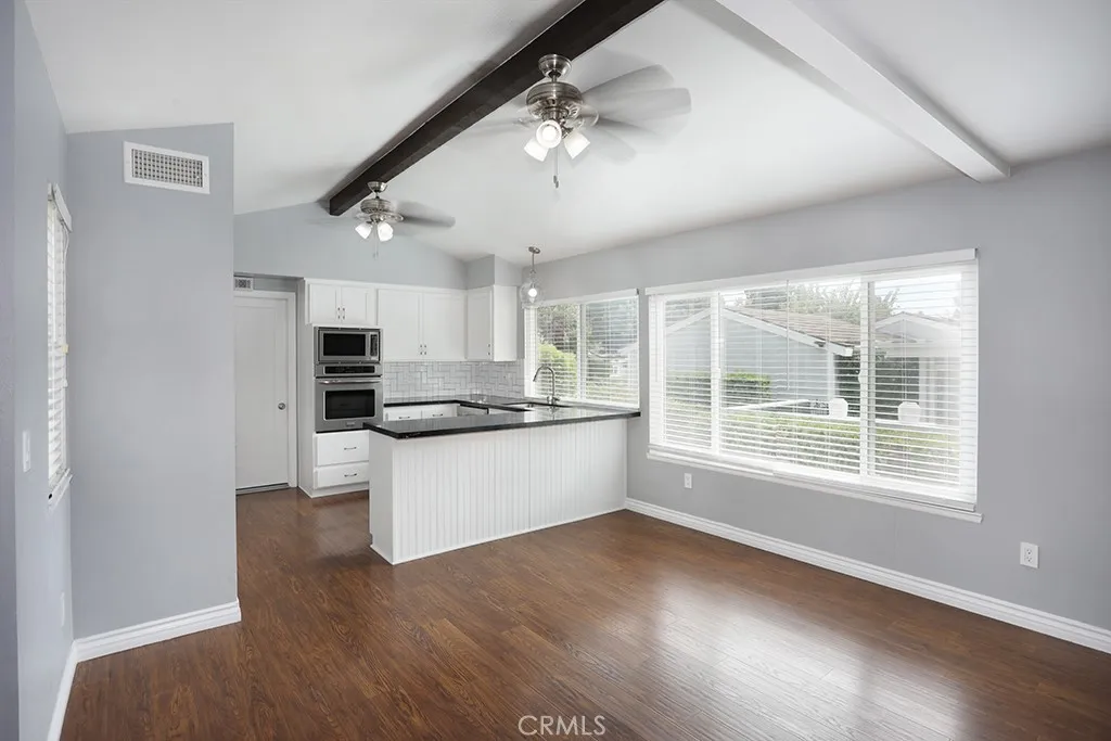 property viewer photo 3