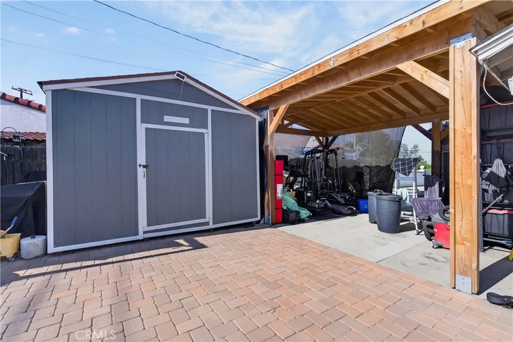 main property photo 28