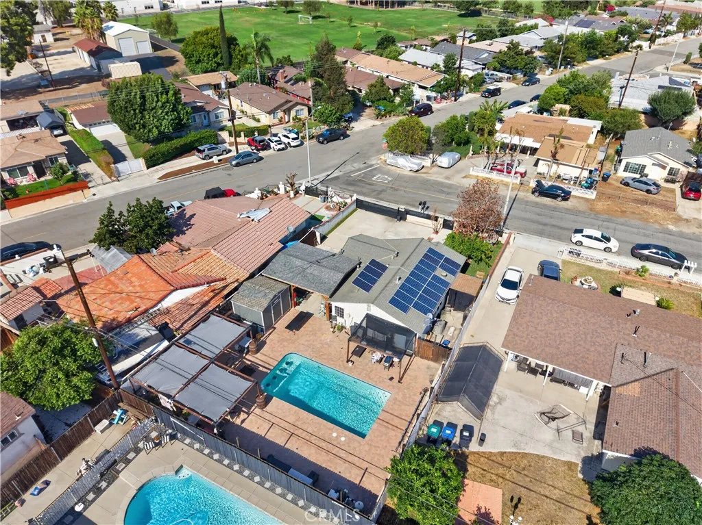 main property photo 41