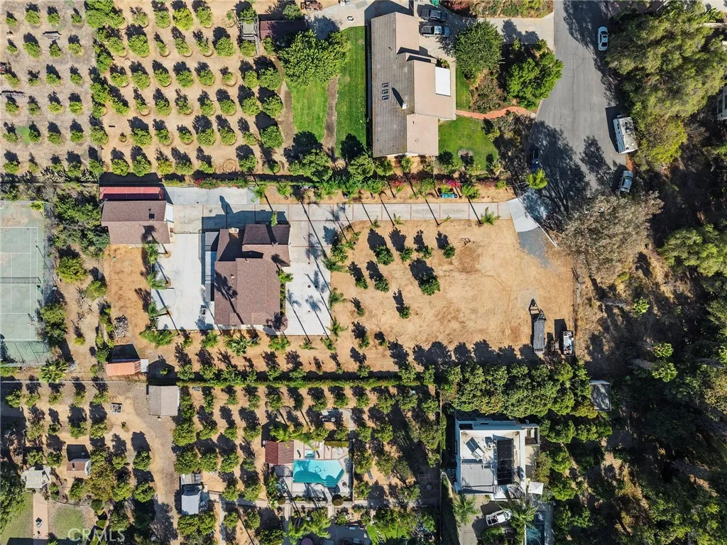 main property photo 9