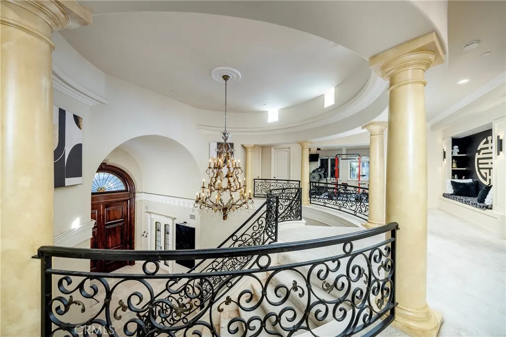 main property photo 36