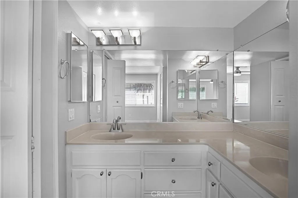 property viewer photo 12