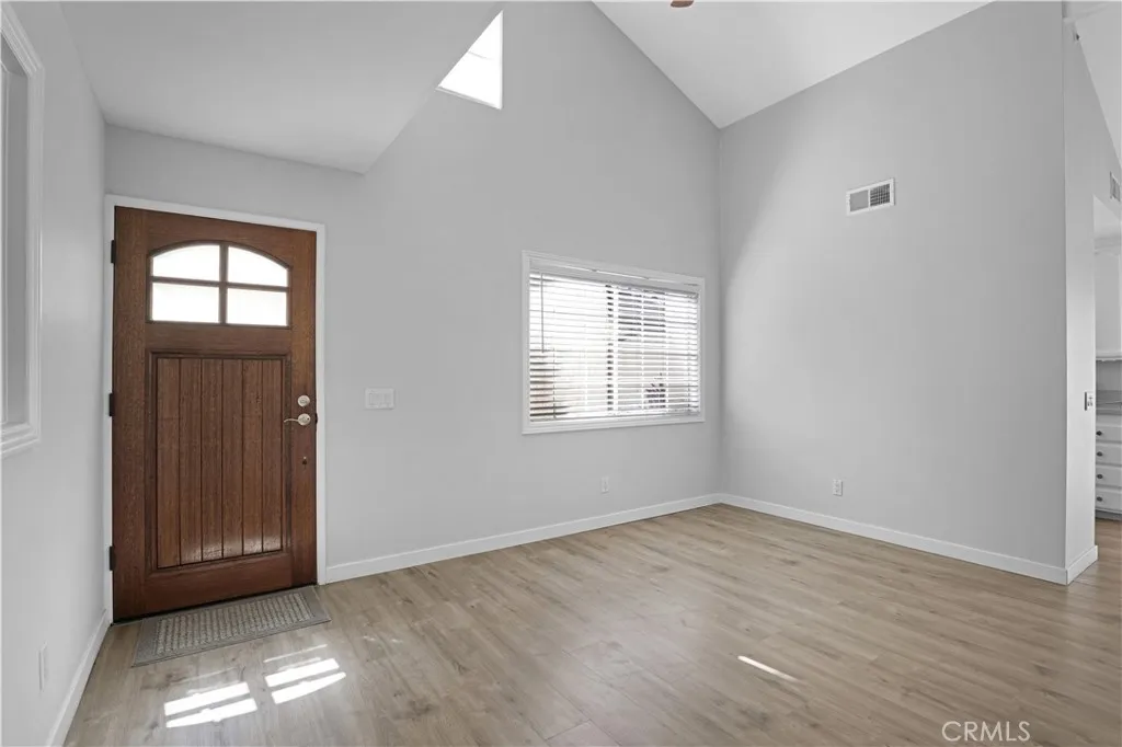 property viewer photo 2