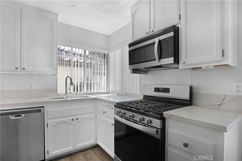 property viewer photo 7