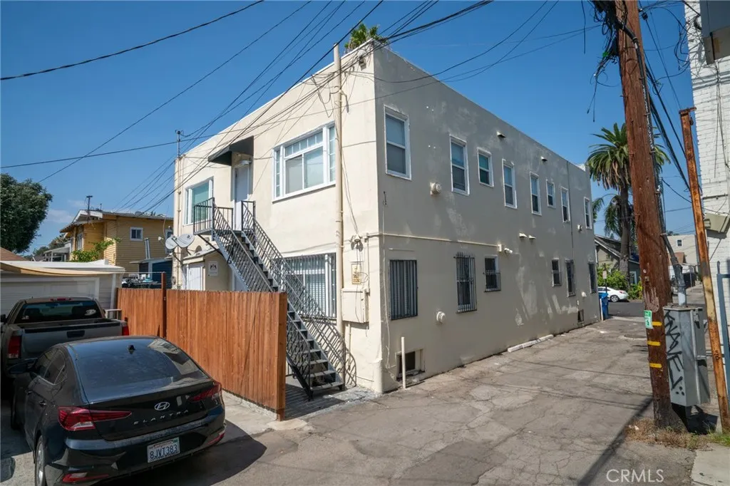main property photo 17