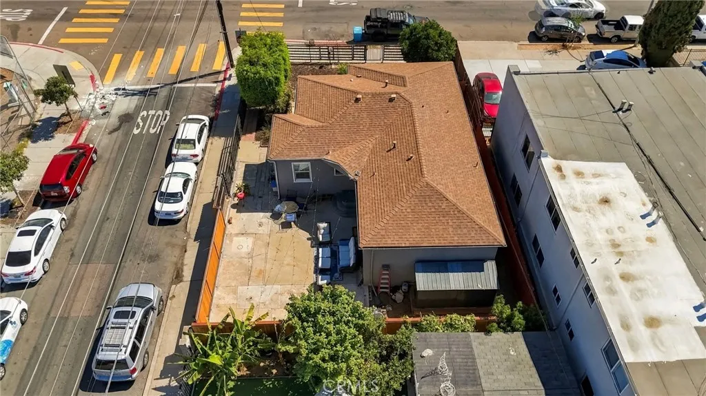 main property photo 32
