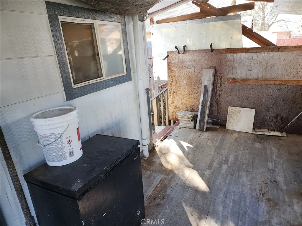 main property photo 18