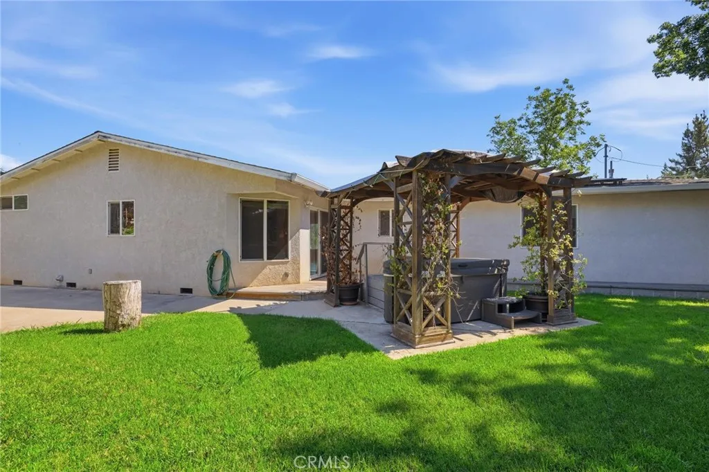 main property photo 30