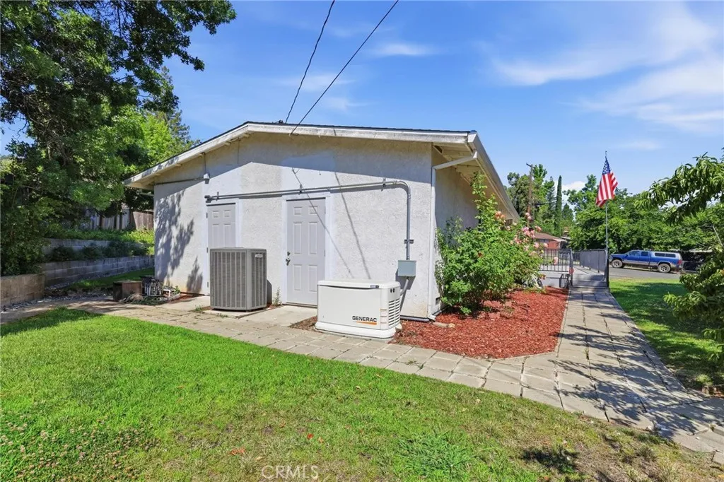 main property photo 31