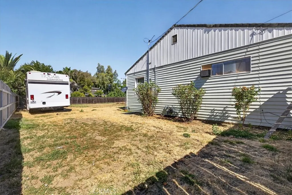main property photo 40