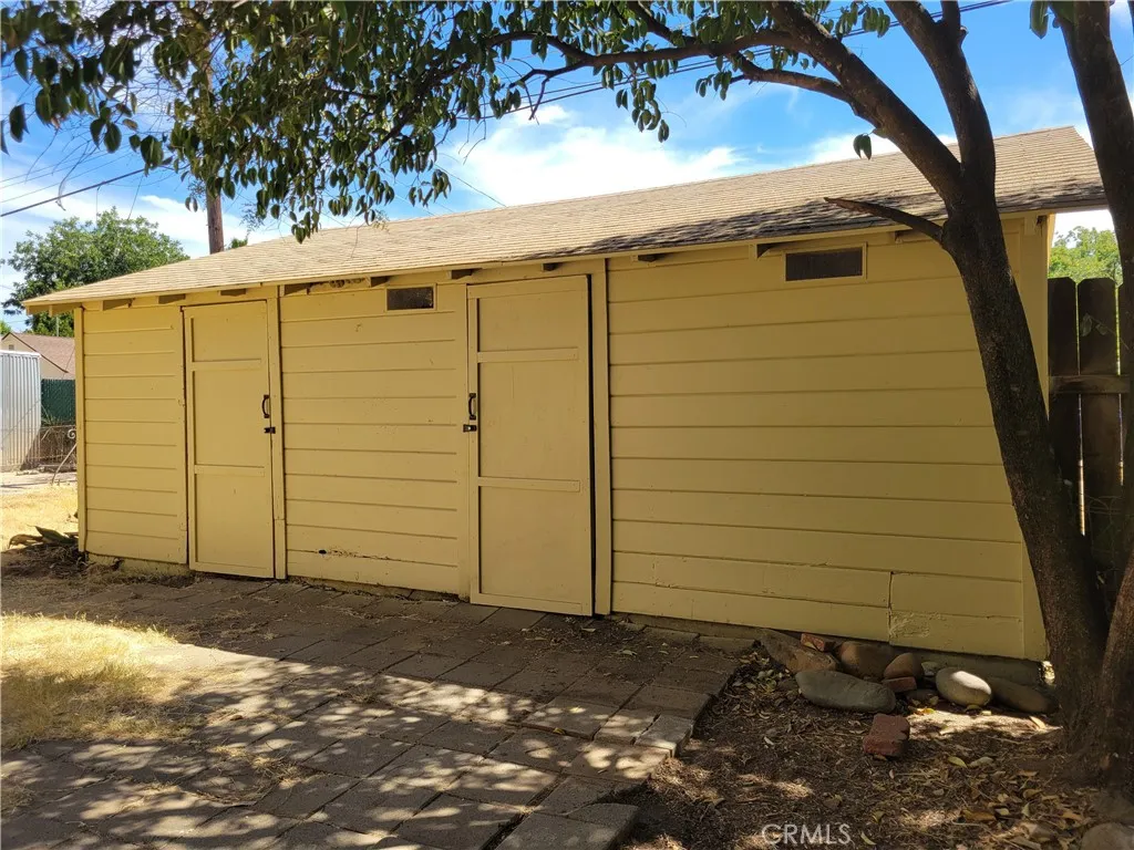 main property photo 12