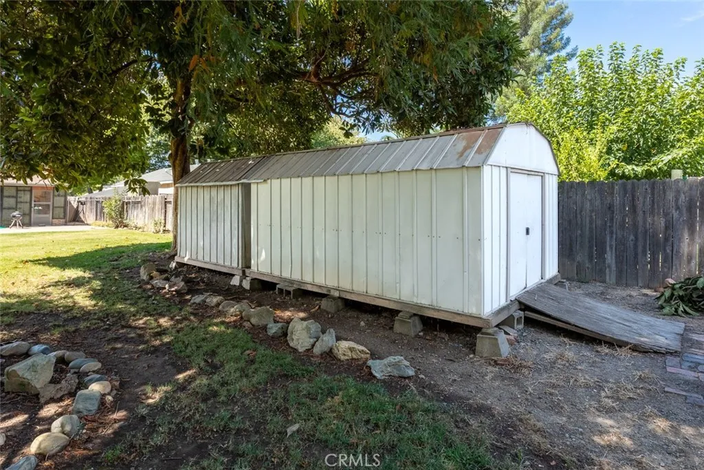 main property photo 40