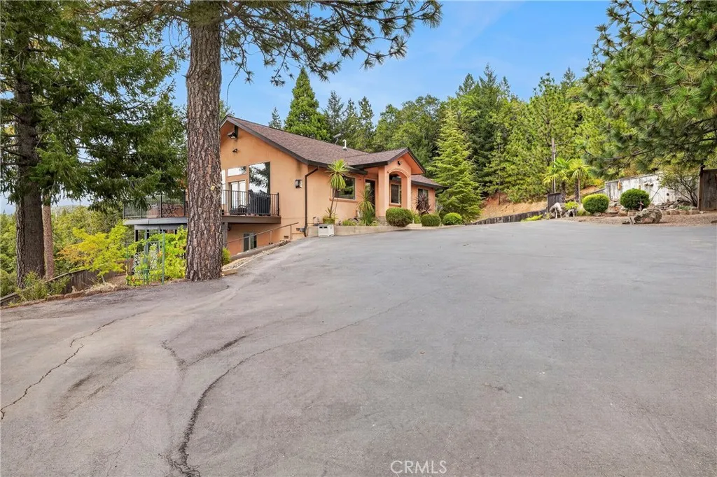 main property photo 40