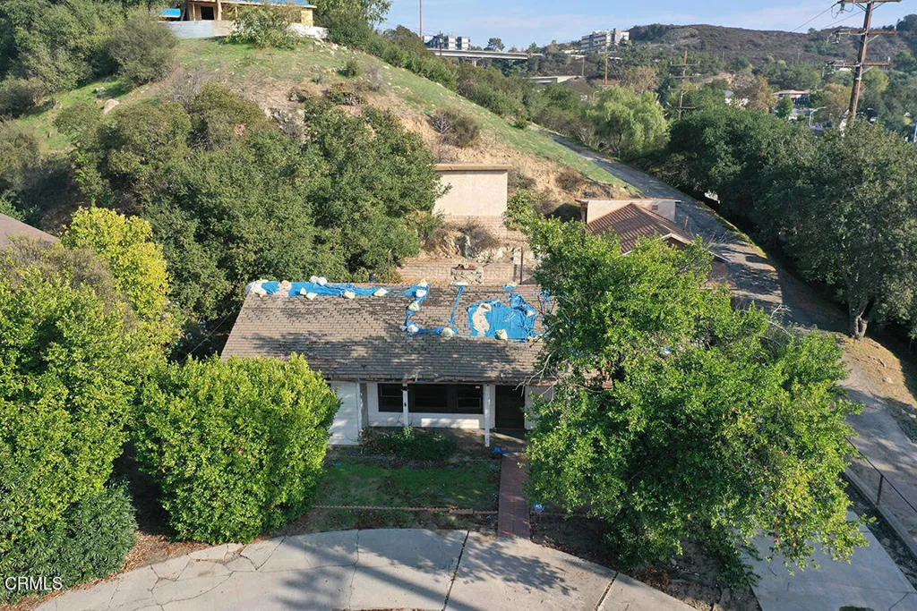 main property photo 10