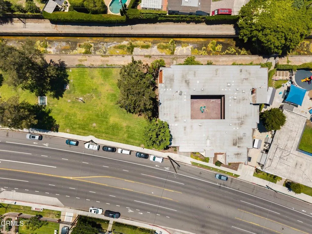 main property photo 15
