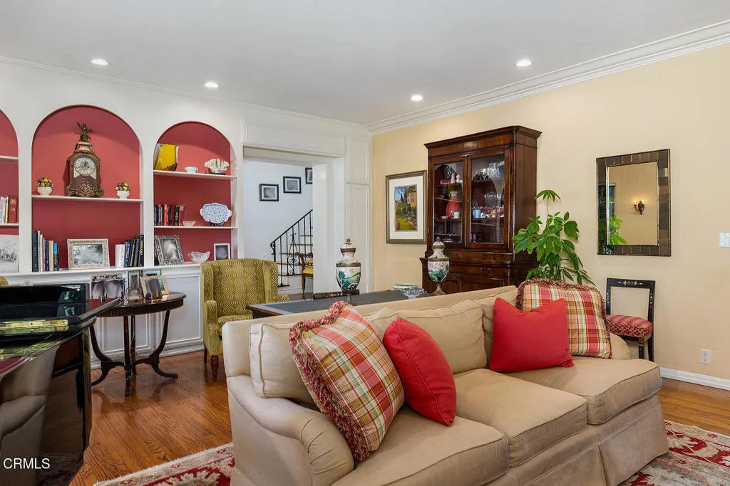 main property photo 9