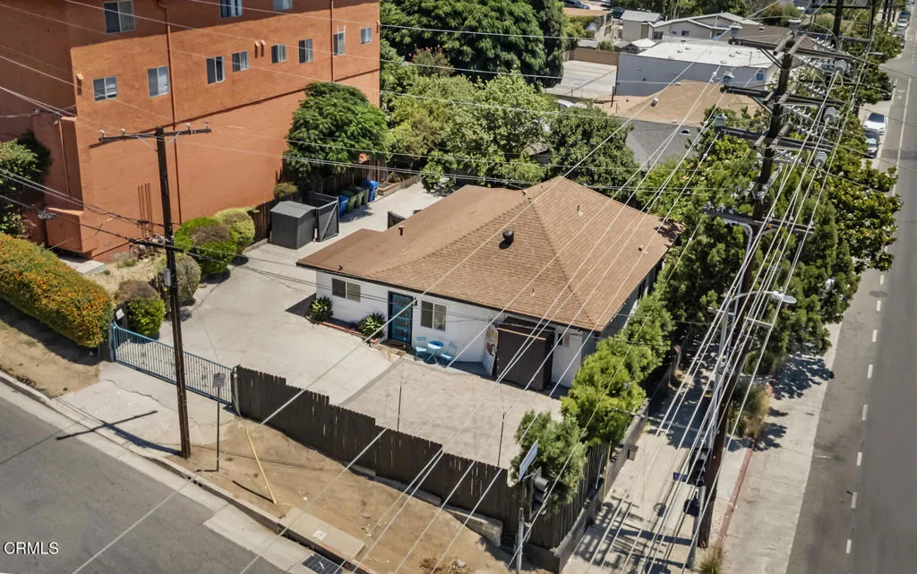 main property photo 41